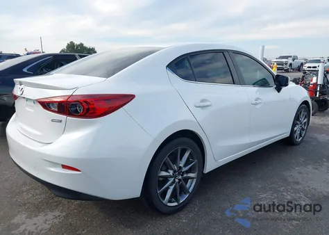 2018 Mazda Mazda3 Touring z USA, uszkodzony, nr VIN 3MZBN1V3XJM159896